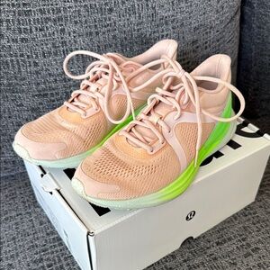 Lululemon Women’s Blissfeel Run Shoes, Size 6